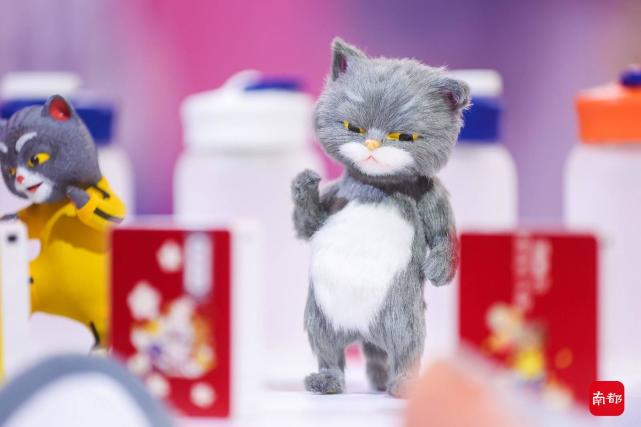 東莞潮玩 從工廠“理工男”到“藝術(shù)家”，探索制造業(yè)的創(chuàng)意轉(zhuǎn)型